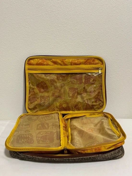 Samantha Brown Travel Case - Picture 4 of 7